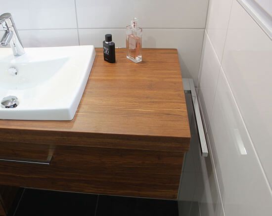 12 exemples de meubles décalés modulaires pour salle de bain - Atlantic  Bain